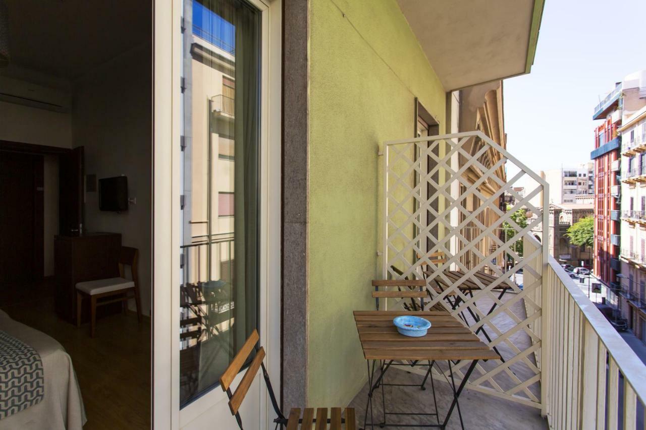 Residenza Wagner Bed & Breakfast ปาแลร์โม ภายนอก รูปภาพ